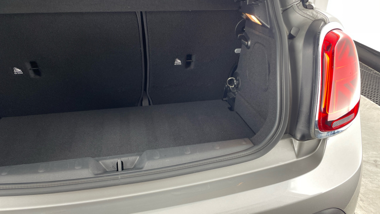 MINI Hatchback 1.5 Cooper Classic 3dr Auto Petrol Hatchback